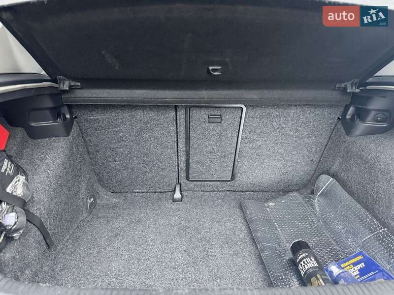 Хетчбек Volkswagen Golf 2009 в Запоріжжі