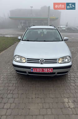 Универсал Volkswagen Golf 2003 в Чорткове