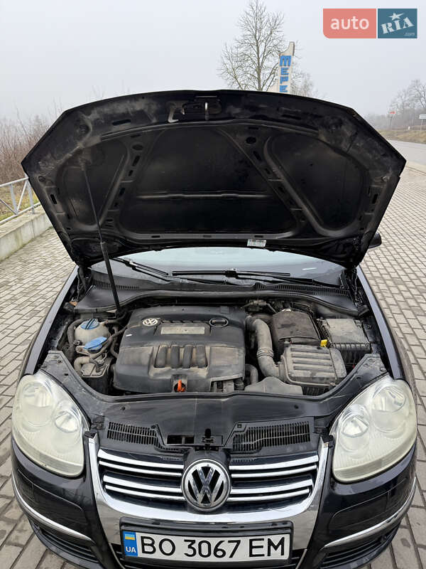 Універсал Volkswagen Golf 2008 в Тернополі