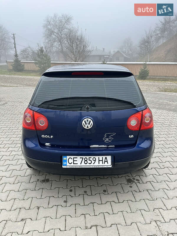Хэтчбек Volkswagen Golf 2005 в Косове