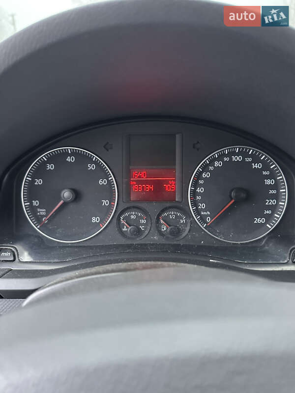 Хэтчбек Volkswagen Golf 2005 в Косове