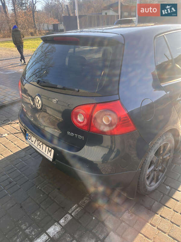 Хетчбек Volkswagen Golf 2004 в Львові