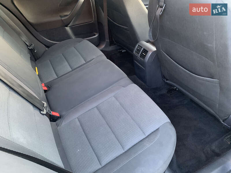 Універсал Volkswagen Golf 2011 в Луцьку