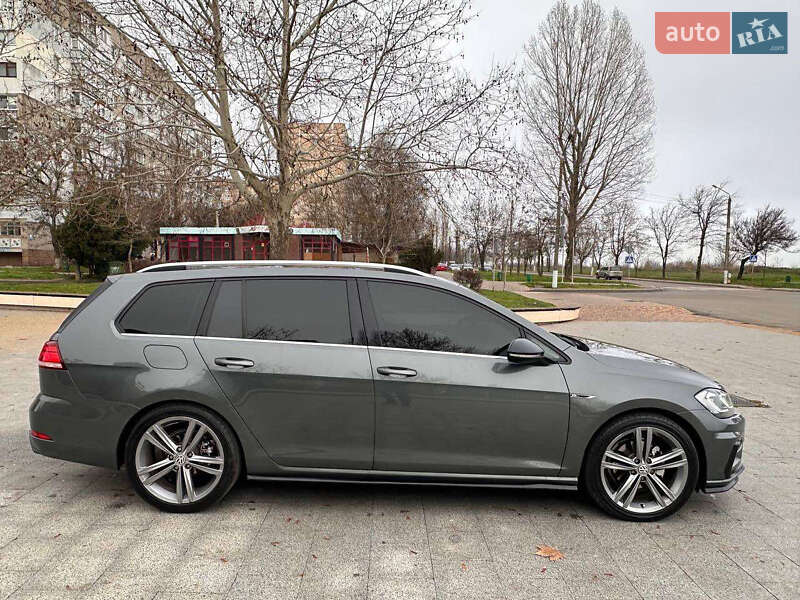 Універсал Volkswagen Golf 2017 в Одесі