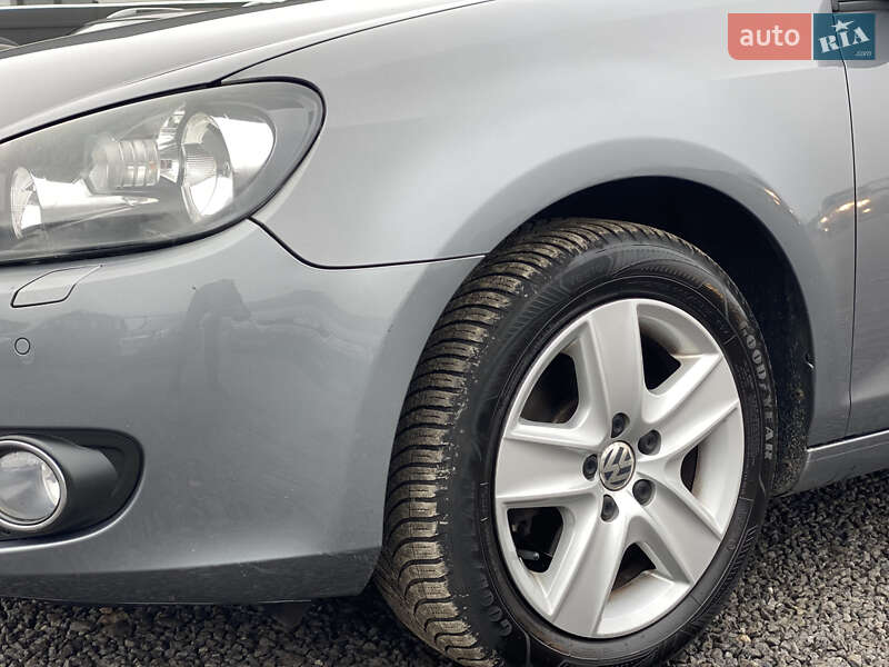 Хетчбек Volkswagen Golf 2009 в Старокостянтинові