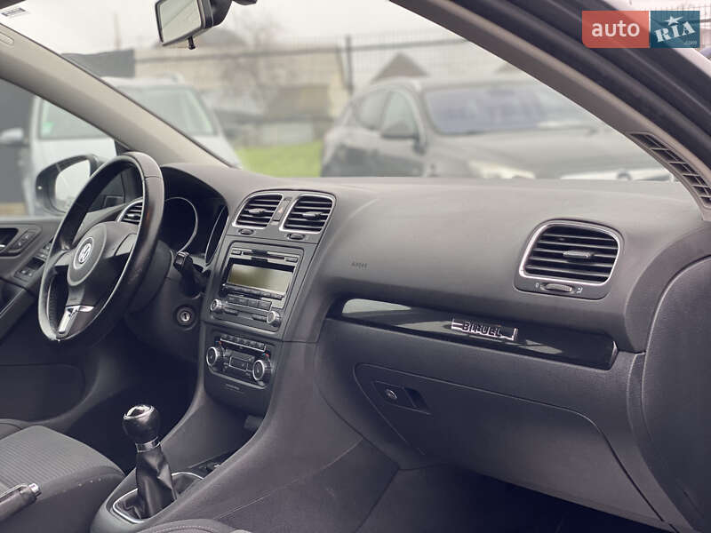 Хетчбек Volkswagen Golf 2009 в Старокостянтинові