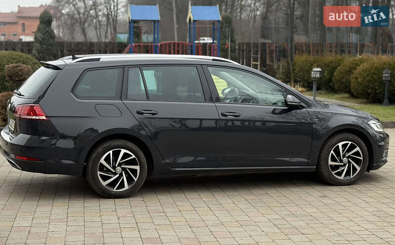 Універсал Volkswagen Golf 2018 в Стрию