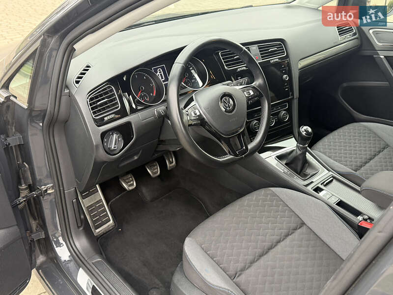 Універсал Volkswagen Golf 2018 в Стрию