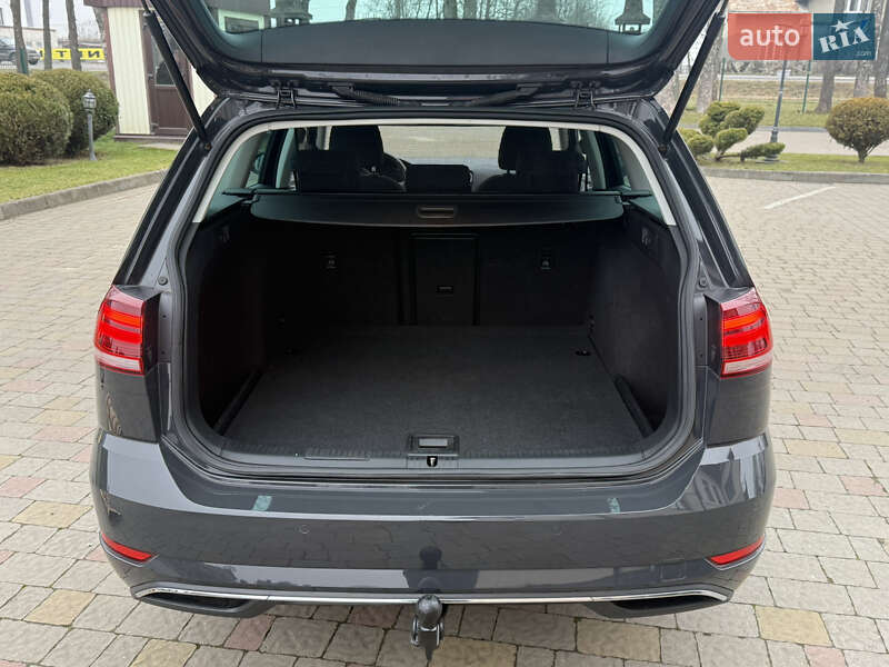 Універсал Volkswagen Golf 2018 в Стрию