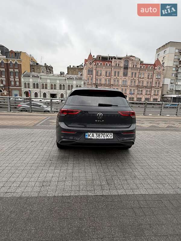 Хетчбек Volkswagen Golf 2022 в Києві
