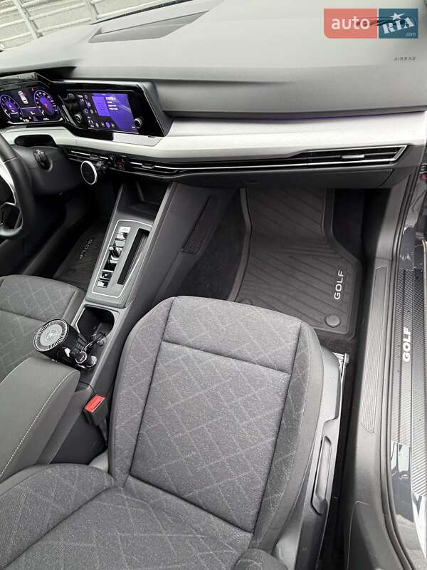 Хетчбек Volkswagen Golf 2022 в Києві