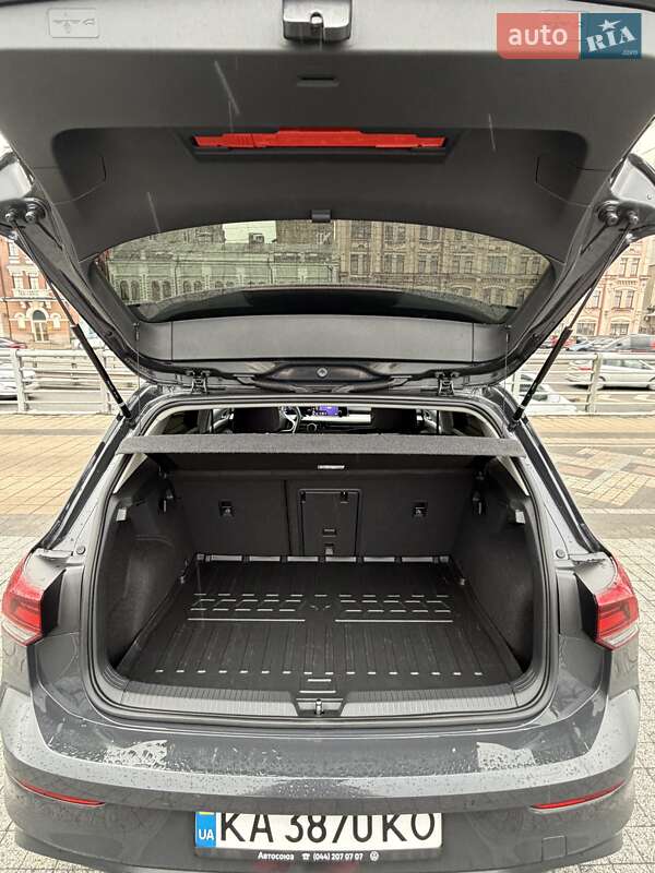 Хетчбек Volkswagen Golf 2022 в Києві