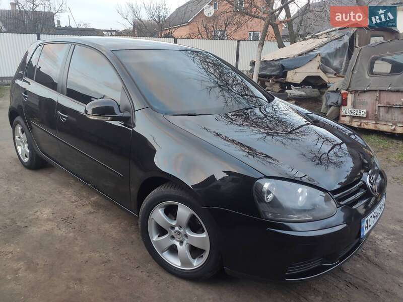 Хэтчбек Volkswagen Golf 2006 в Ковеле
