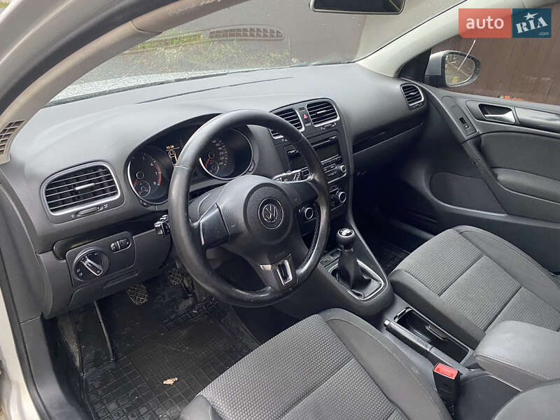 Хэтчбек Volkswagen Golf 2008 в Киеве