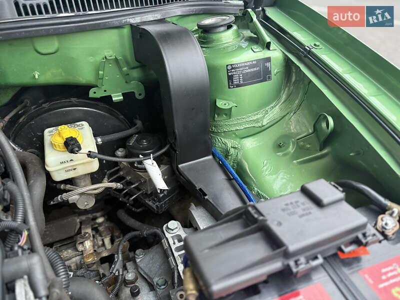 Хетчбек Volkswagen Golf 2000 в Турці