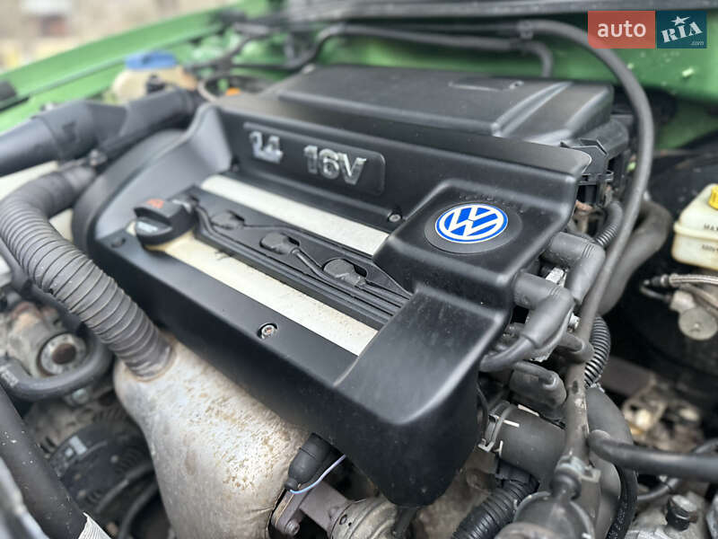 Хетчбек Volkswagen Golf 2000 в Турці