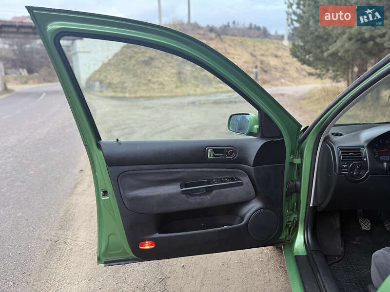 Хетчбек Volkswagen Golf 2000 в Турці