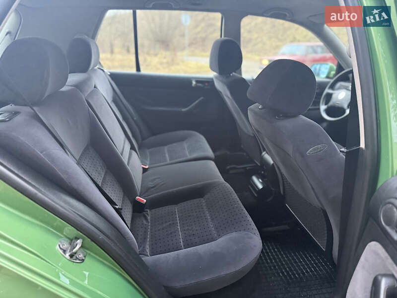 Хетчбек Volkswagen Golf 2000 в Турці