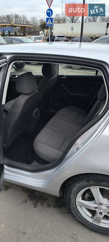 Хетчбек Volkswagen Golf 2007 в Олександрії