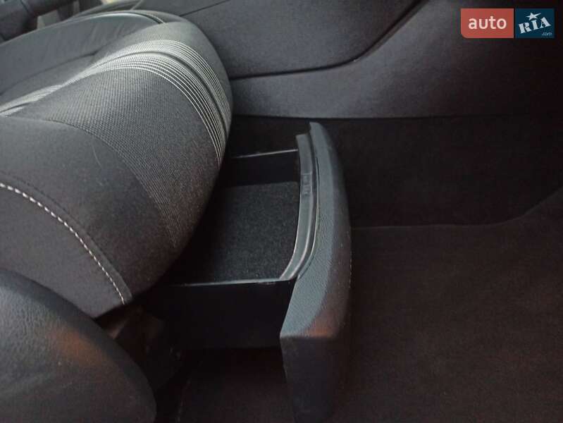 Універсал Volkswagen Golf 2012 в Запоріжжі