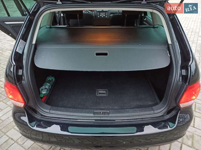 Універсал Volkswagen Golf 2012 в Запоріжжі