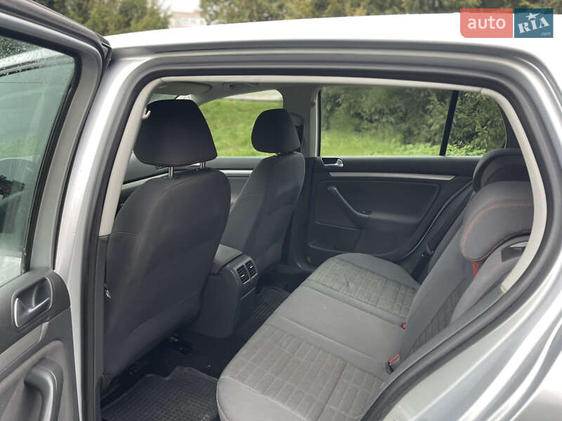 Хетчбек Volkswagen Golf 2006 в Шепетівці