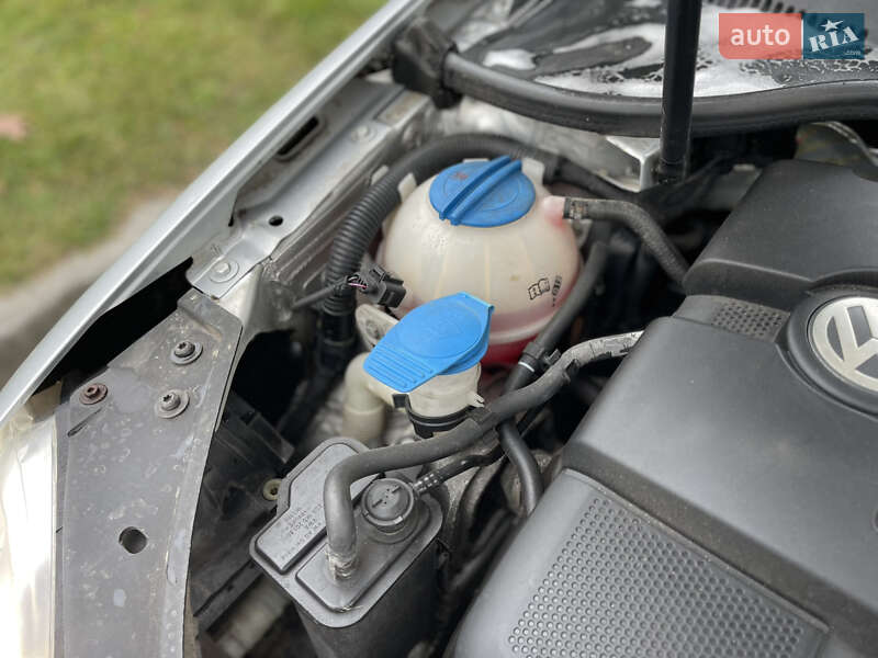 Хетчбек Volkswagen Golf 2006 в Шепетівці