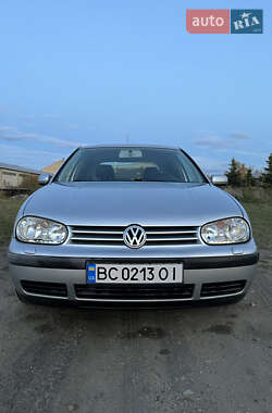 Хэтчбек Volkswagen Golf 2001 в Городке