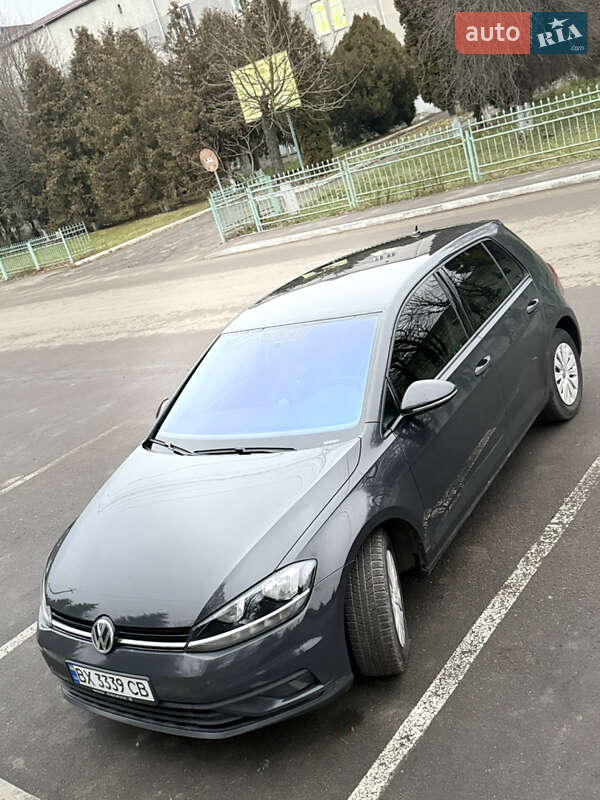 Хетчбек Volkswagen Golf 2019 в Хмельницькому