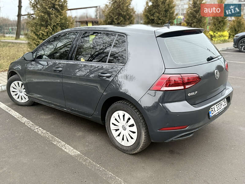 Хетчбек Volkswagen Golf 2019 в Хмельницькому