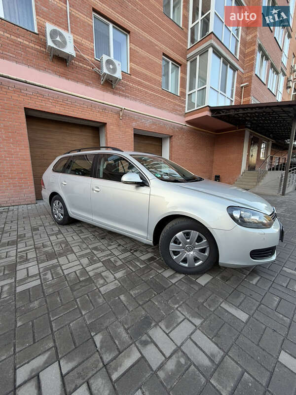 Універсал Volkswagen Golf 2010 в Бердичеві