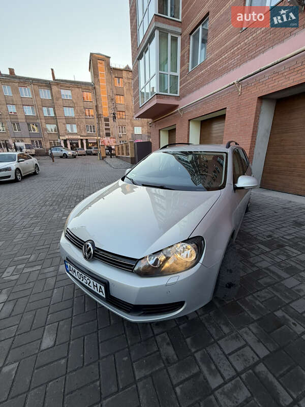 Універсал Volkswagen Golf 2010 в Бердичеві