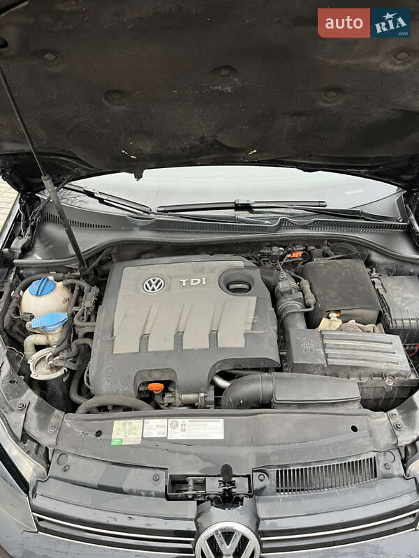 Хэтчбек Volkswagen Golf 2011 в Броварах