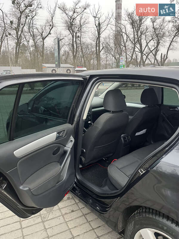 Хэтчбек Volkswagen Golf 2011 в Броварах