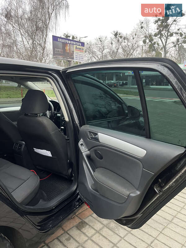 Хэтчбек Volkswagen Golf 2011 в Броварах