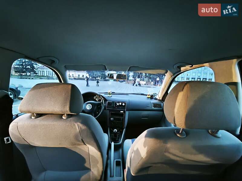 Хетчбек Volkswagen Golf 2001 в Бердичеві