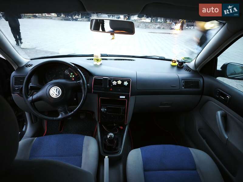 Хетчбек Volkswagen Golf 2001 в Бердичеві