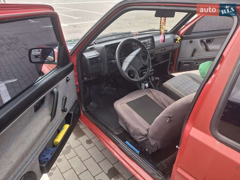 Хэтчбек Volkswagen Golf 1989 в Конотопе