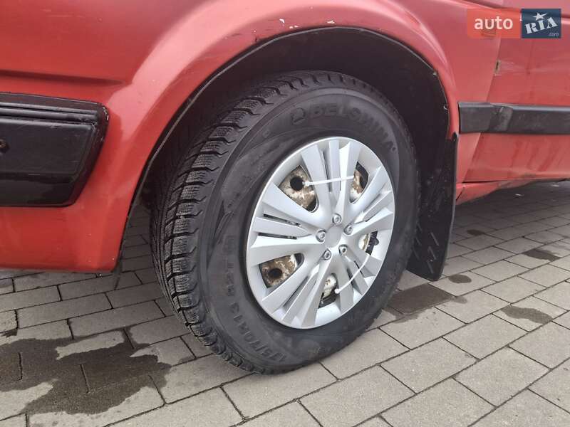 Хэтчбек Volkswagen Golf 1989 в Конотопе