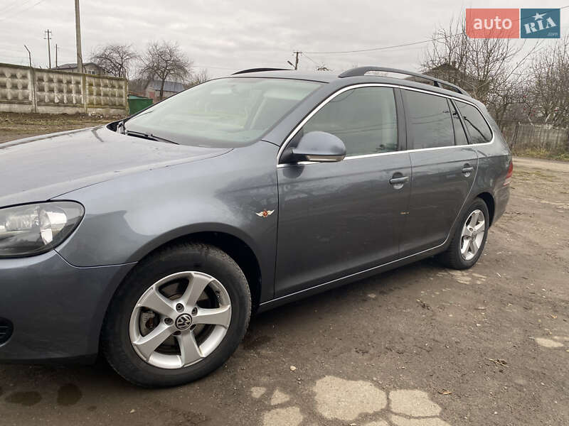Универсал Volkswagen Golf 2010 в Владимире