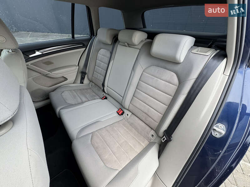 Універсал Volkswagen Golf 2013 в Мукачевому