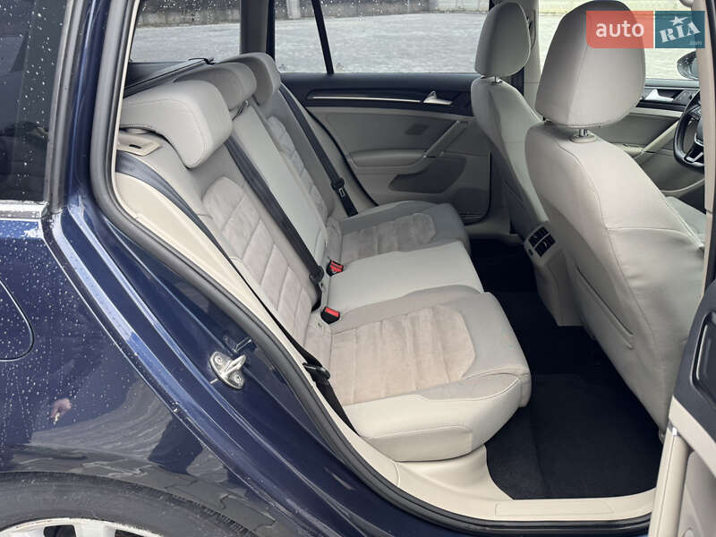 Універсал Volkswagen Golf 2013 в Мукачевому