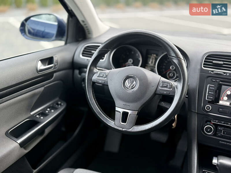 Универсал Volkswagen Golf 2010 в Луцке