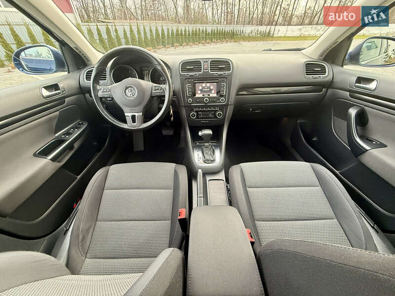 Универсал Volkswagen Golf 2010 в Луцке