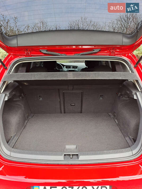 Хэтчбек Volkswagen Golf 2016 в Днепре