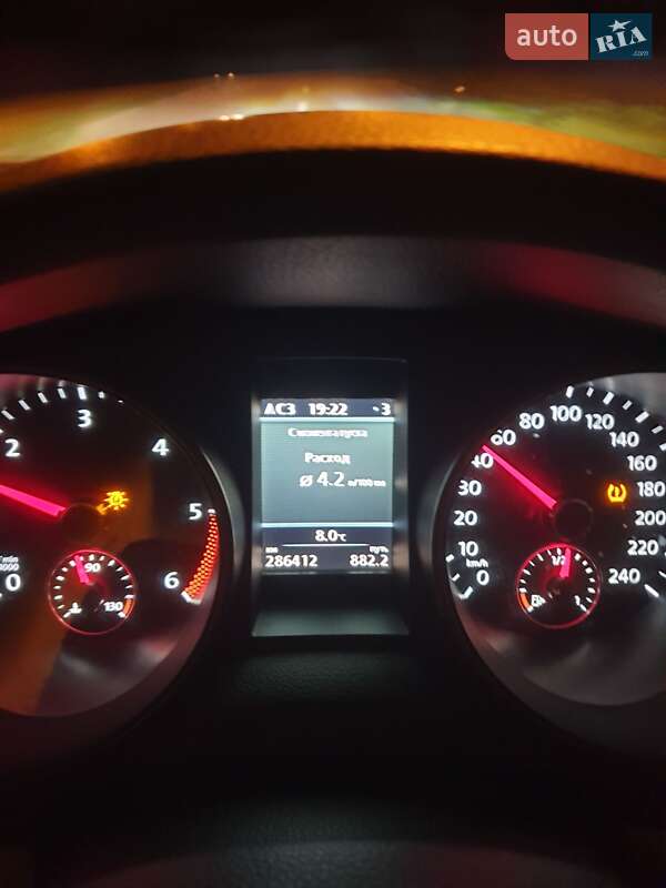 Хетчбек Volkswagen Golf 2011 в Дергачах