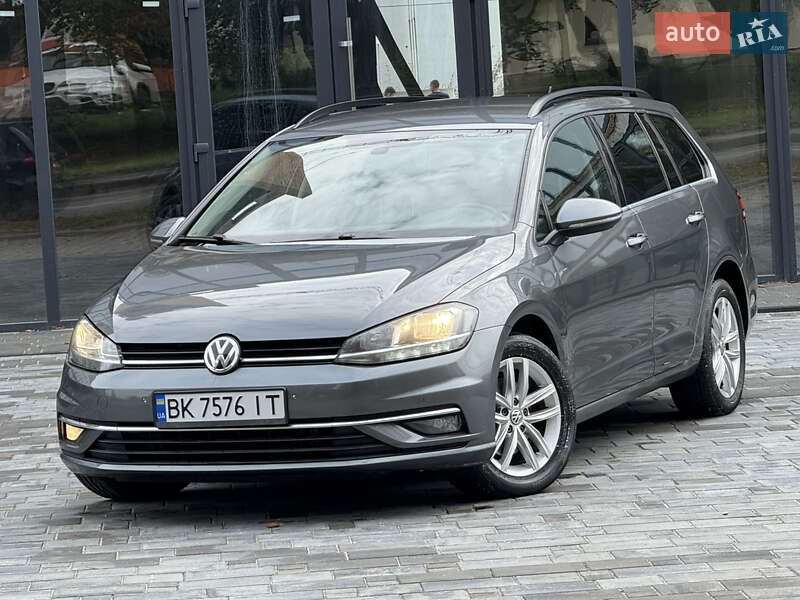 Універсал Volkswagen Golf 2017 в Рівному
