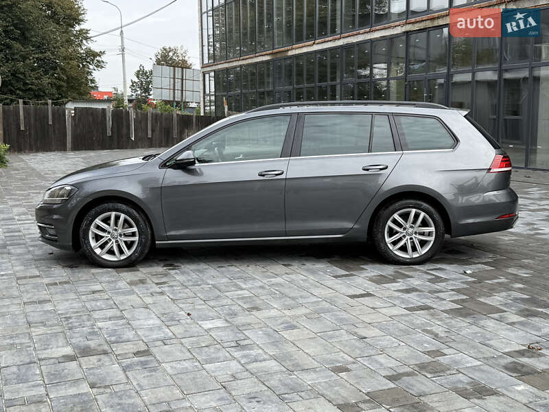 Універсал Volkswagen Golf 2017 в Рівному