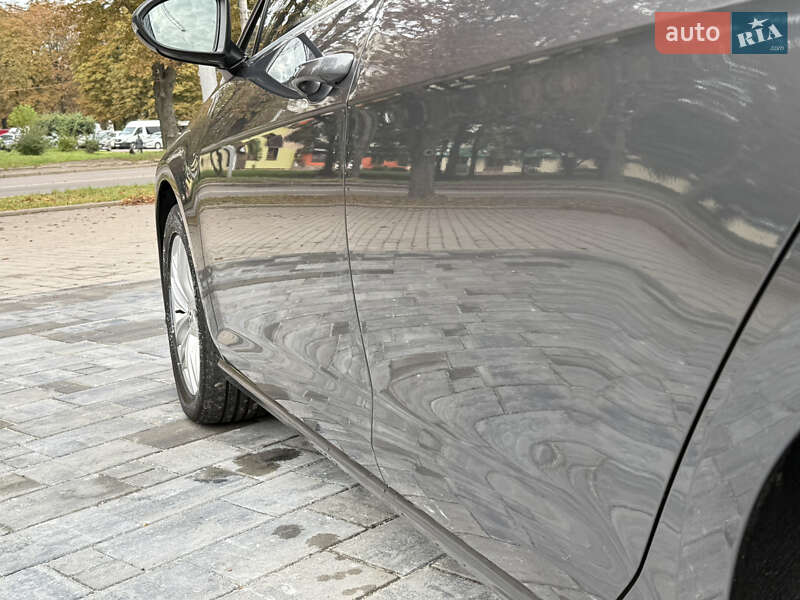 Універсал Volkswagen Golf 2017 в Рівному