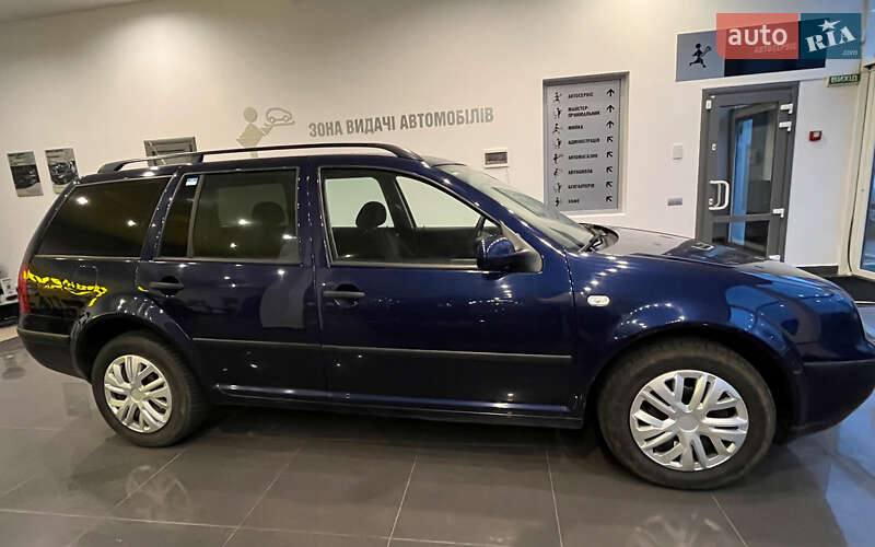 Універсал Volkswagen Golf 2002 в Шептицькому
